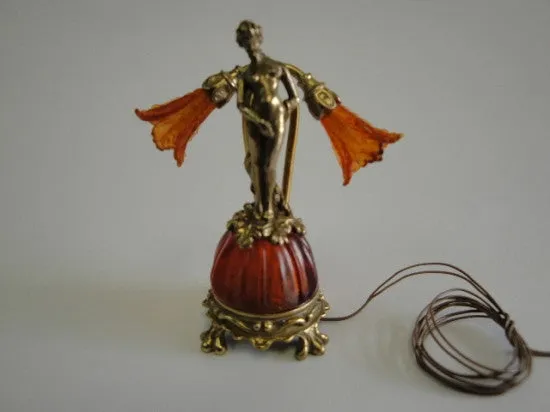 Jim Pounder Lamp - Ricarda on a Globe