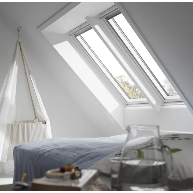 VELUX GGU MK04 0070 White Maintenance Free Centre-Pivot Roof Window (78 x 98 cm)